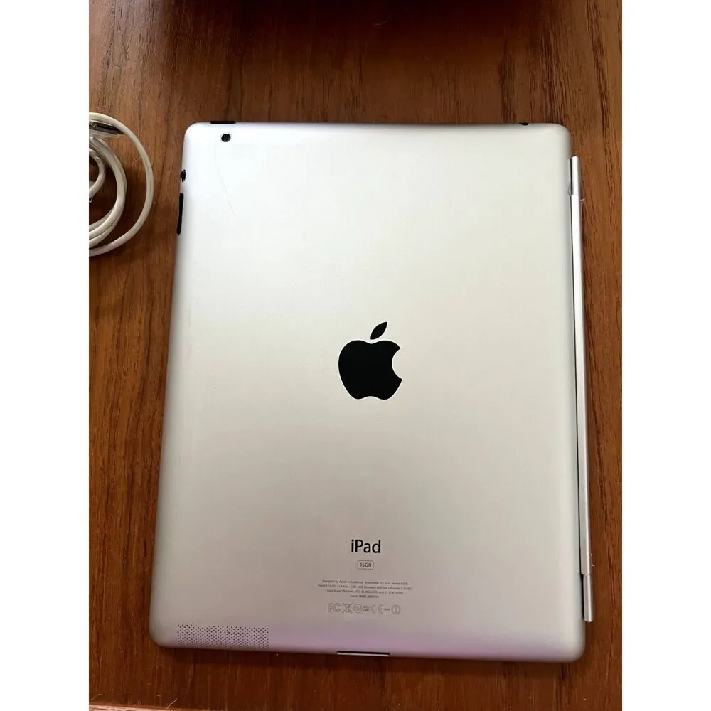 GUC iPad 2nd Generation with WiFi 9.7 Black/Silver with Magnetic Cover MC769LL/A